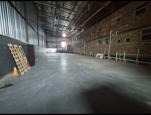 385M² WAREHOUSE TO LET IN KRUGERSDORP CENTRAL